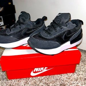 Toddler shoes size 8c